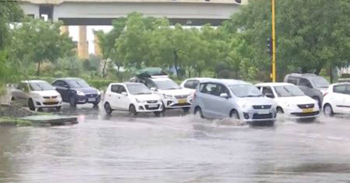 Rain lashes Delhi-NCR, waterlogging reported from several locations